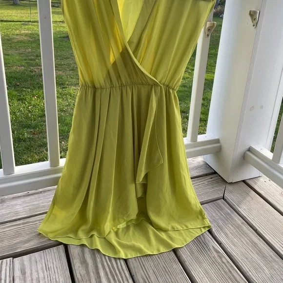Hello Miss chartreuse flows dress, size M (juniors) - Picture 6 of 6
